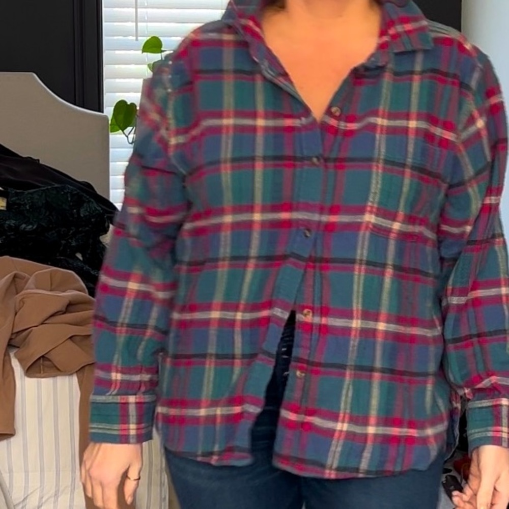 American eagle flannel button down